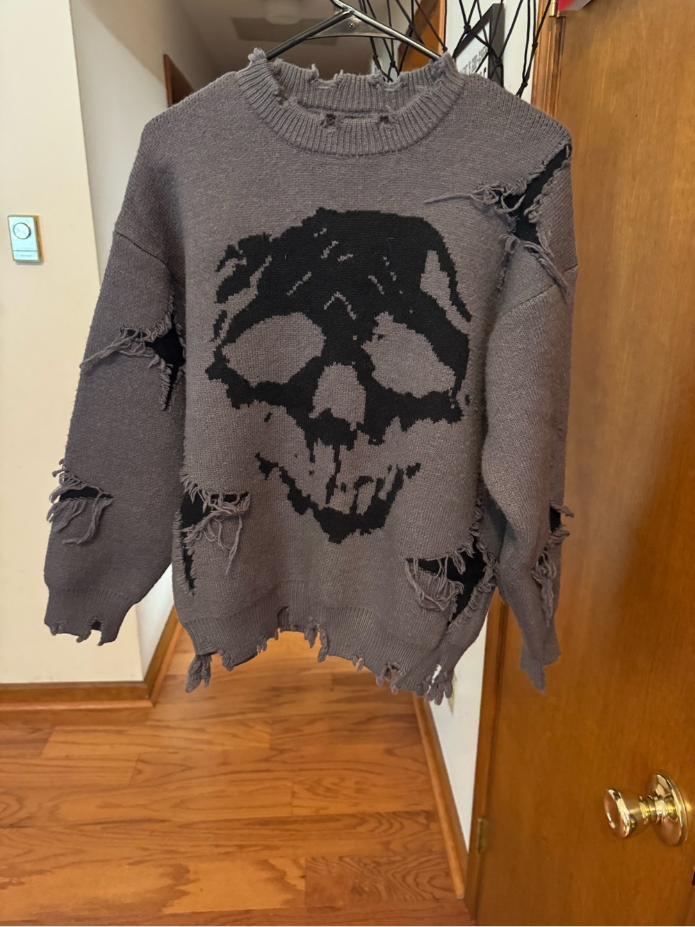 Source Unknown Gray Distressed Skull Knit Sweater with Black Graphic